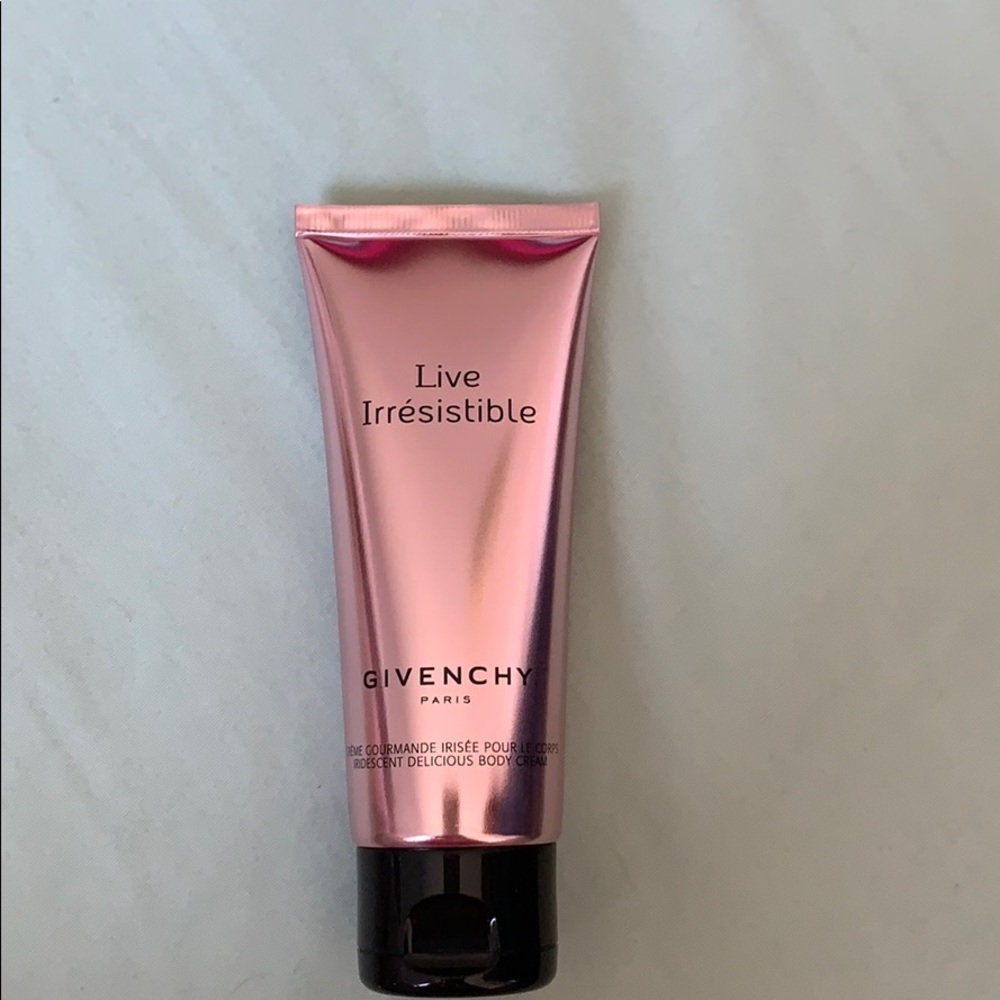Givenchy | Live Irrésistible body cream